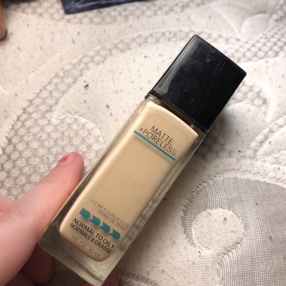 Fit me matte and porless foundation shade 110